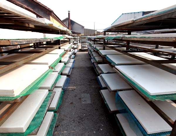 �մ��w�S���ܶ��c�������ܵ��Pϵ